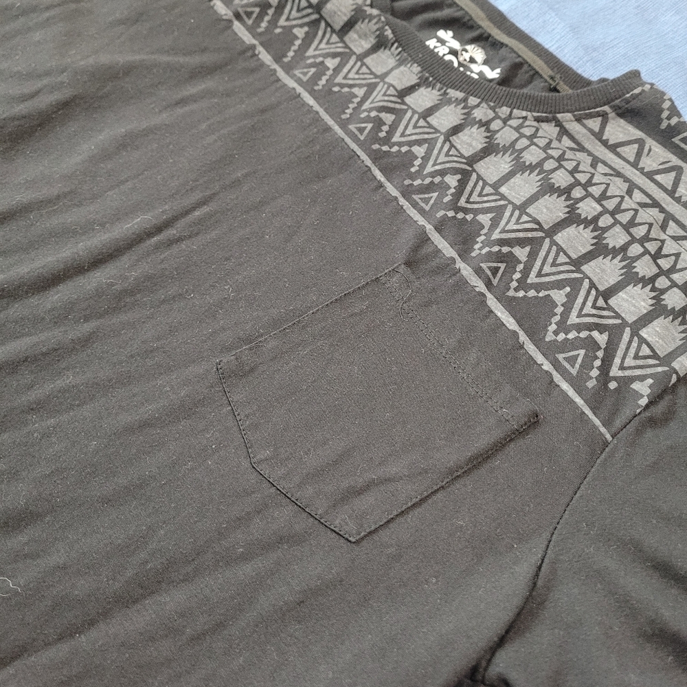 Mens XXL KROME Black Tee with front pocket